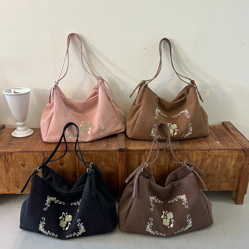 2026 new suede tote bag, featuring a literary and casual style, a fashionable and trendy design, and a large capacity, making it perfect as a shoulder bag or crossbody bag for shopping