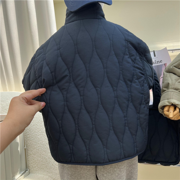 2024 Winterkleidung für Kinder mit Taschen Kleidung Koreanische Jungen Mädchen Kennzeichnung Stepp leichte und dünne Strickjacken Baumwolle_voghion.com