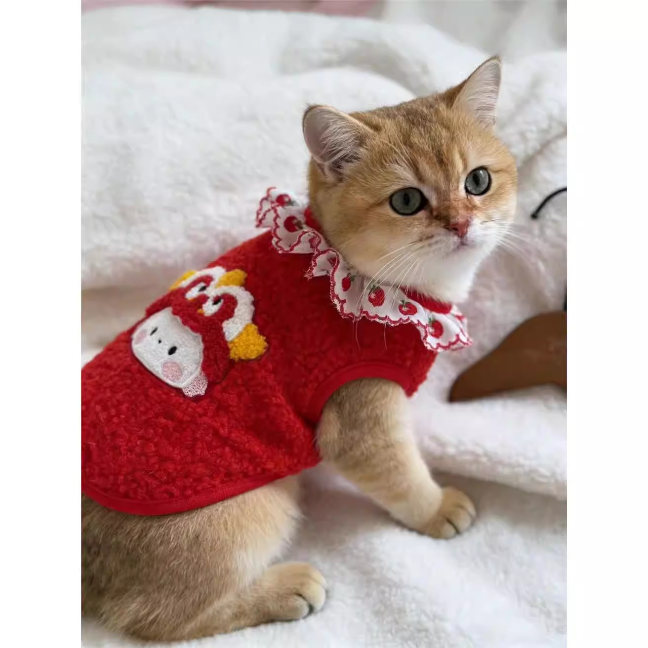 가을과 겨울 고양이 옷 새해복 2026 경사스러운 빨간색 레이스 조끼 조끼 은