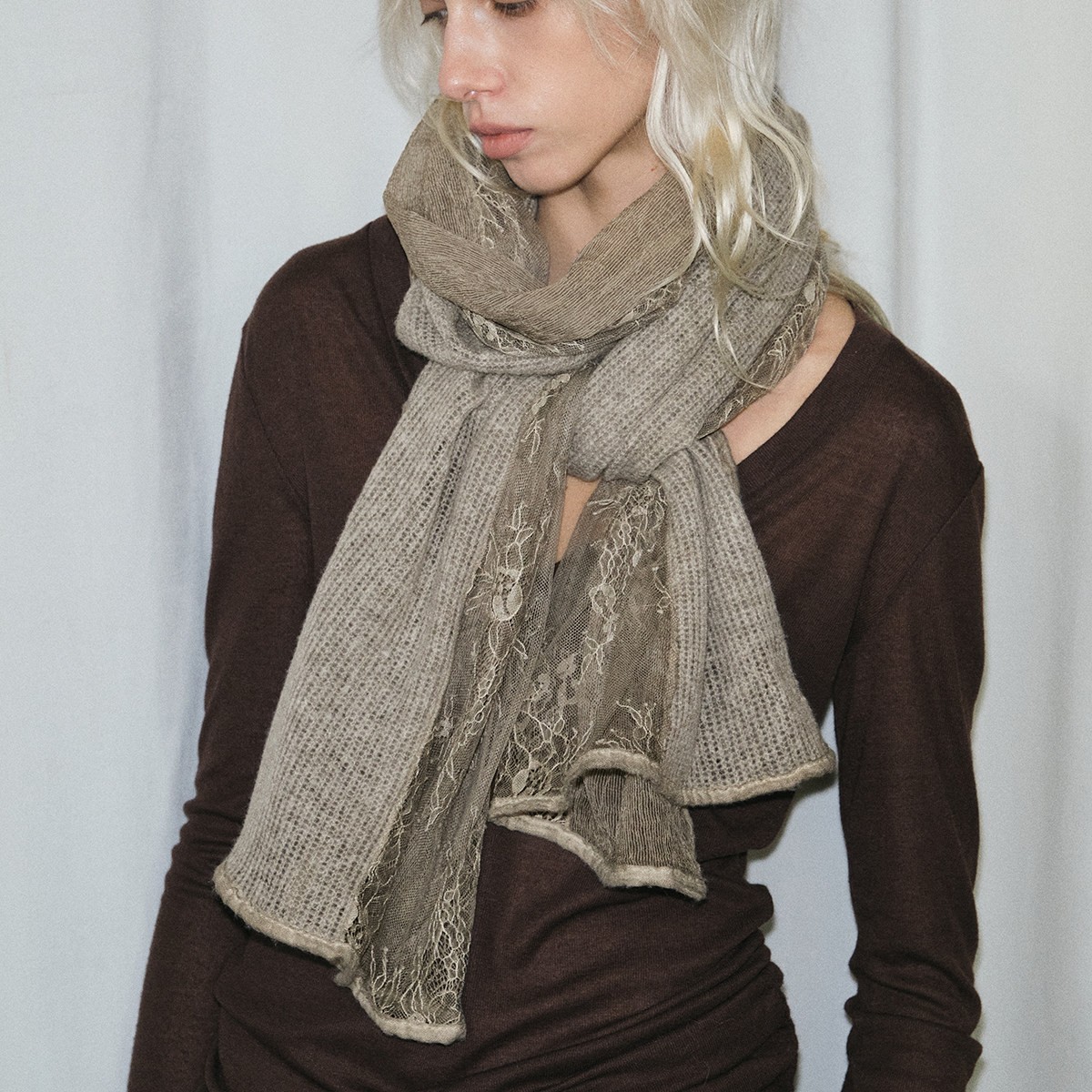 Retro demi-season soft universal scarf