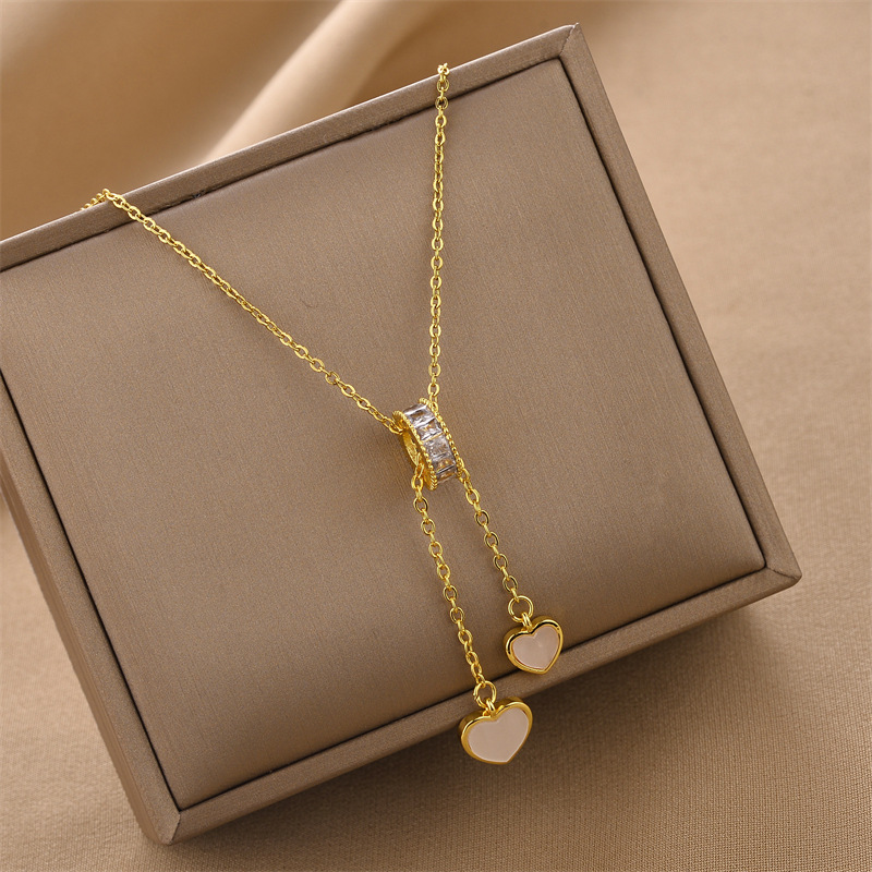 Collar de acero de titanio para mujeres simple y versátil estilo ligero de lujo nicho diseño de alta calidad no decoloración joyería de cadena de clavícula al por mayor