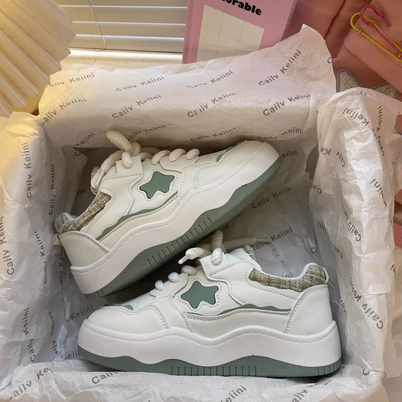 Weiße Damen Laufschuhe Mit Dicker Sohle Für Freizeit Und Sommer_voghion.com