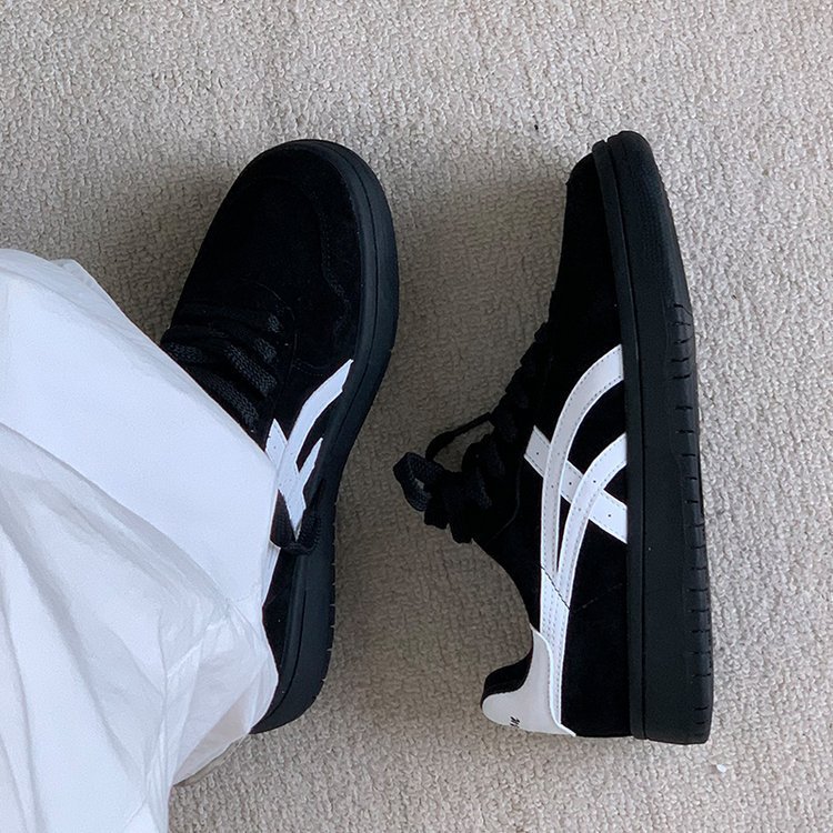 Zapatillas de entrenamiento alemanas a la moda para mujer, nuevo estilo primavera 2026, zapatillas de suela gruesa, calzado deportivo casual retro de cuero, zapatillas de entrenamiento alemanas.