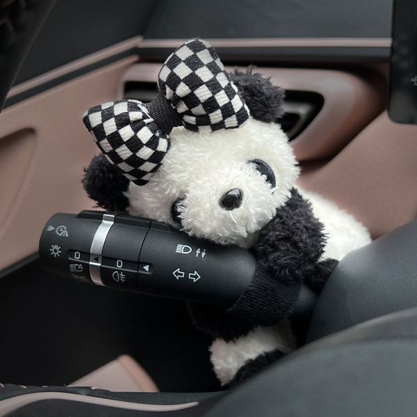 Decoraciones de automóviles para interiores de automóviles para muñecas panda 2025 nuevas luces de dirección limpiaparabrisas muñecas
