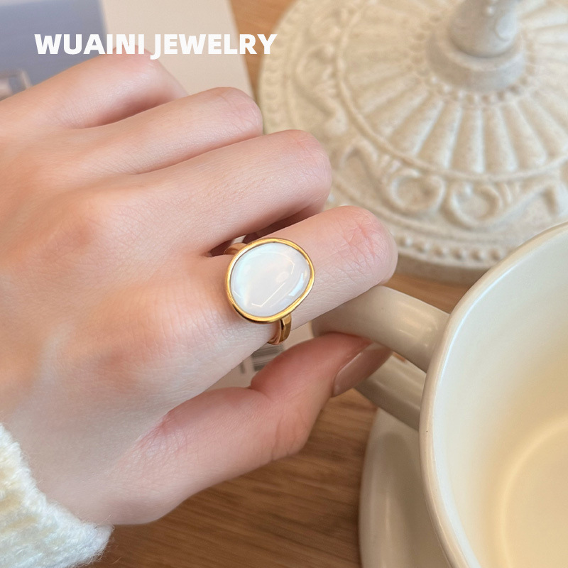 Vintage Shell Titanium Steel Ladies Ring