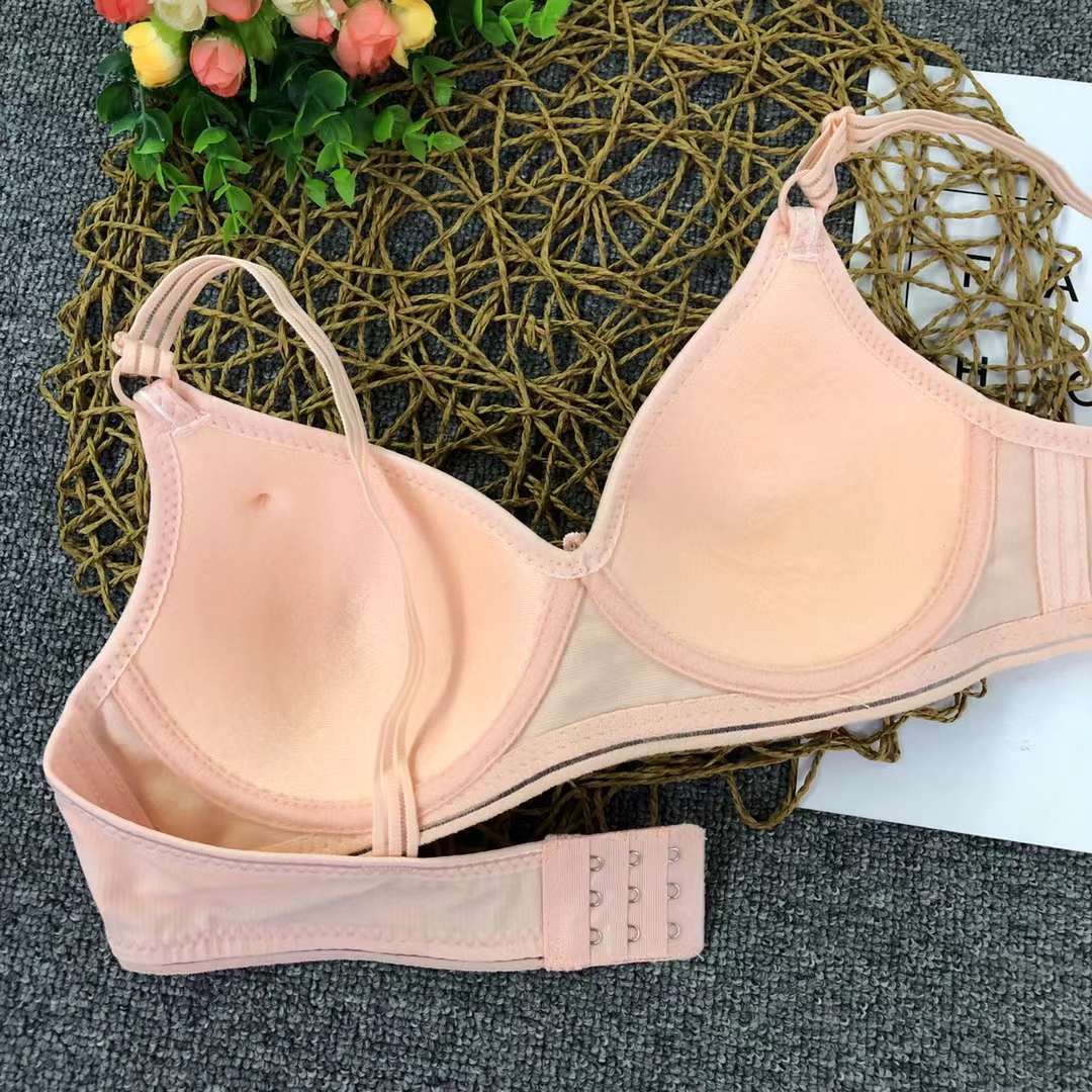 Sujetador de la ropa interior de la madre tres pechos delgada de mediana edad y ancianos sujetador inalámbrico de algodón pequeño pecho empuja hacia arriba más sujetador de tamaño al por mayor