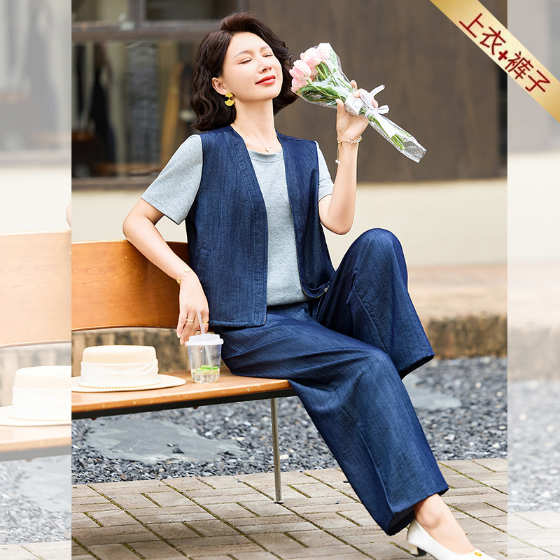 Elegant Mom Summer Outfit Short-Sleeve Set for Middle-Aged and Elderly Women, Tencel Denim Vest Top and Pants, Mother's Day Clothing