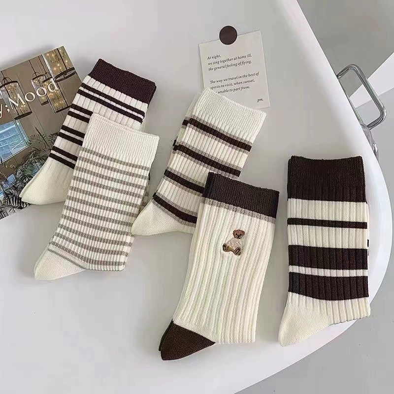 Демисезонные navy дышащие милые трендовые knee socks, с маленькими медведями, впитывают пот и запах, средняя длина