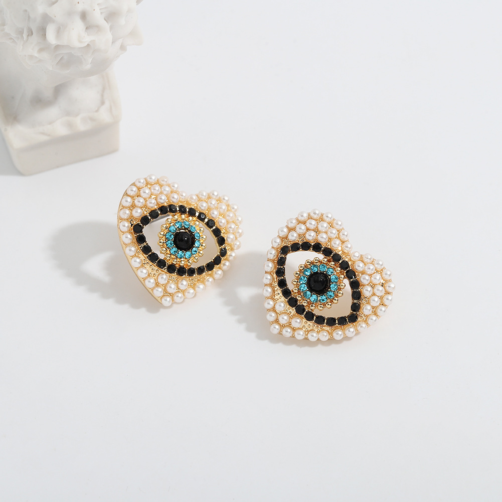 Fashion Heart-shaped Demon Eye Earrings display picture 6