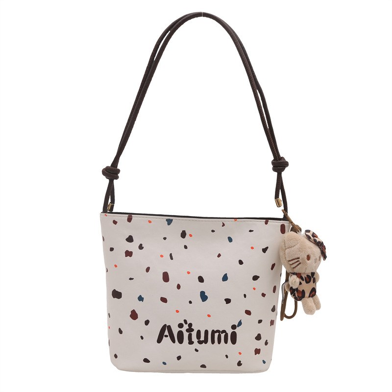 Bolso de mujer en línea 2024 invierno nuevo estilo de moda simple texturas retro estilo extranjero estilo coreano simple bolso de cubo de viaje