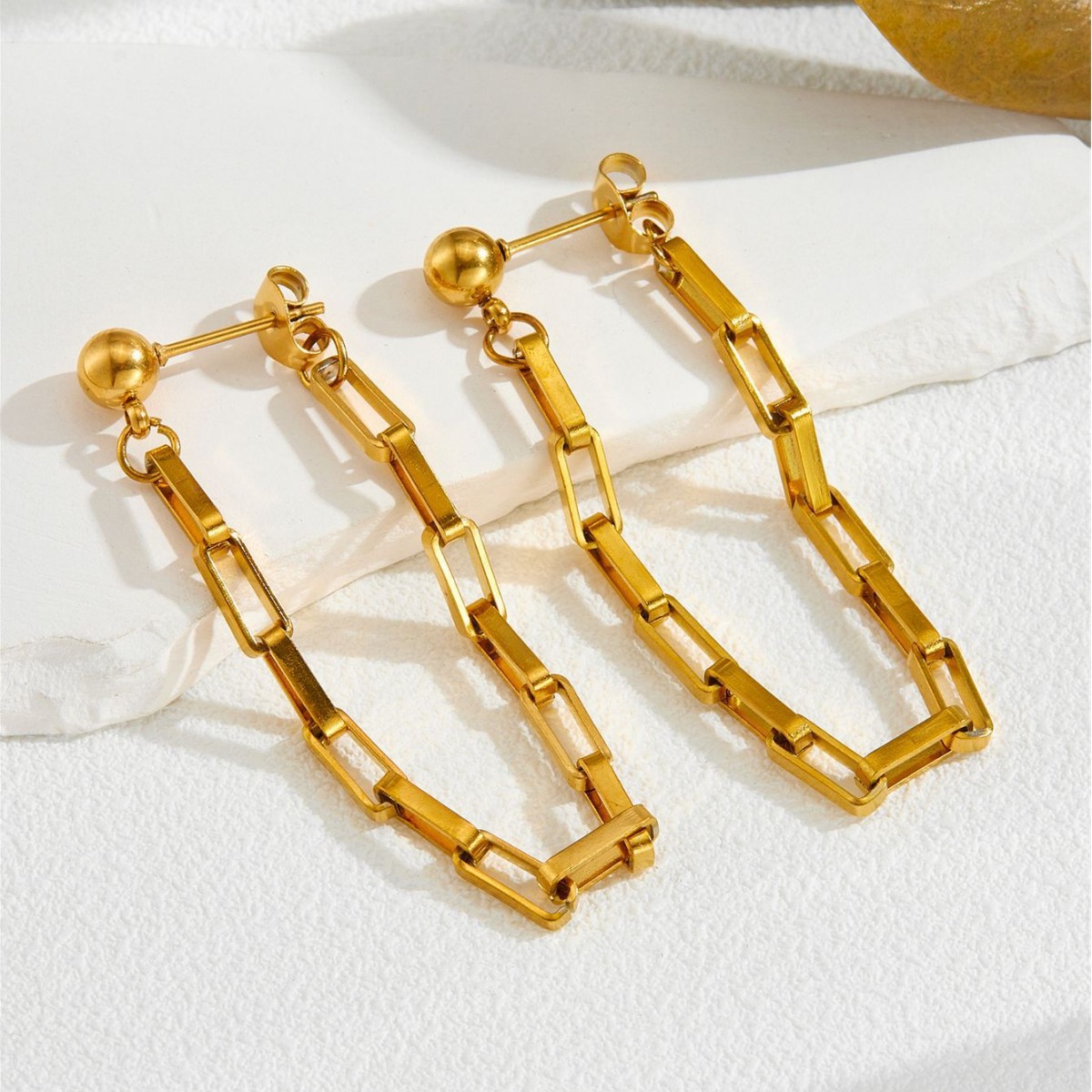 No need to take a bath titanium steel chain female earrings South Korea temperament net red earrings cold wind does not fade earrings trend