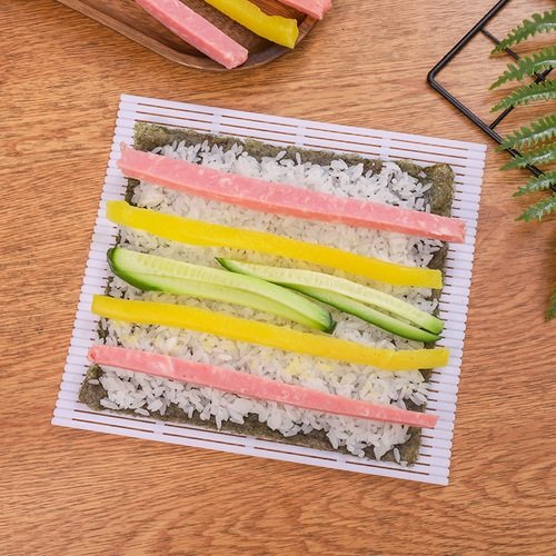 Green sushi roll curtain commercial cross-border Japanese plastic curtain seaweed rice curtain seaweed plastic sushi roll mold