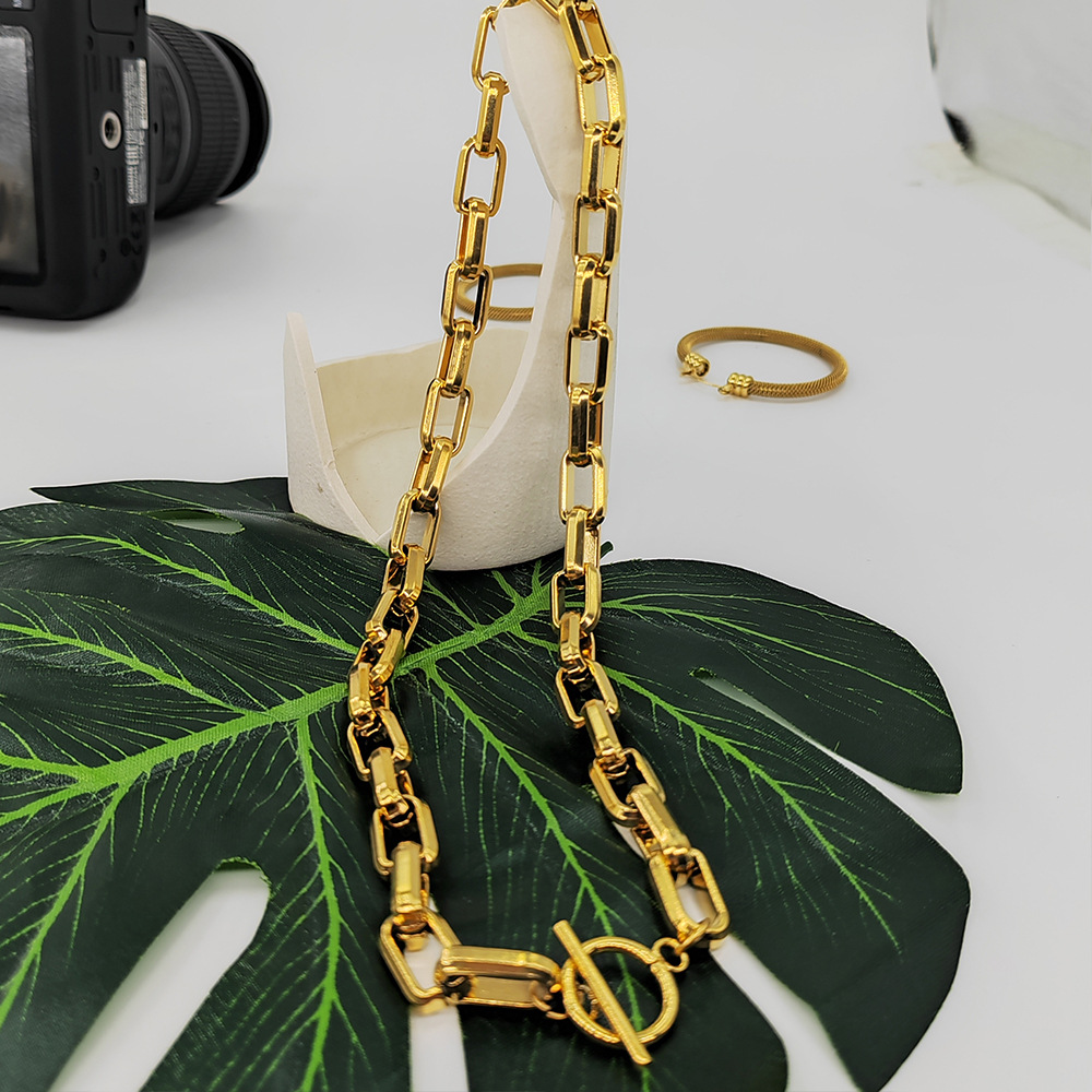 18K Gold Plating in the Furnace Plating Material 304 Stainless Steel Pendant Material PVD Coated 18K Gold Real Gold Plated Solid Color 304 Stainless Steel Classic Style Waterproof Non Tarnish 304 Stainless Steel Bracelets Necklace