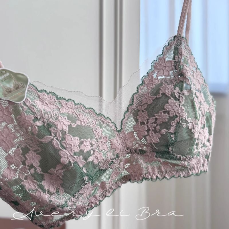 含蓄且炽热;法式复古刺绣蕾丝三角杯内衣女交叉美背显胸小文胸罩|undefined