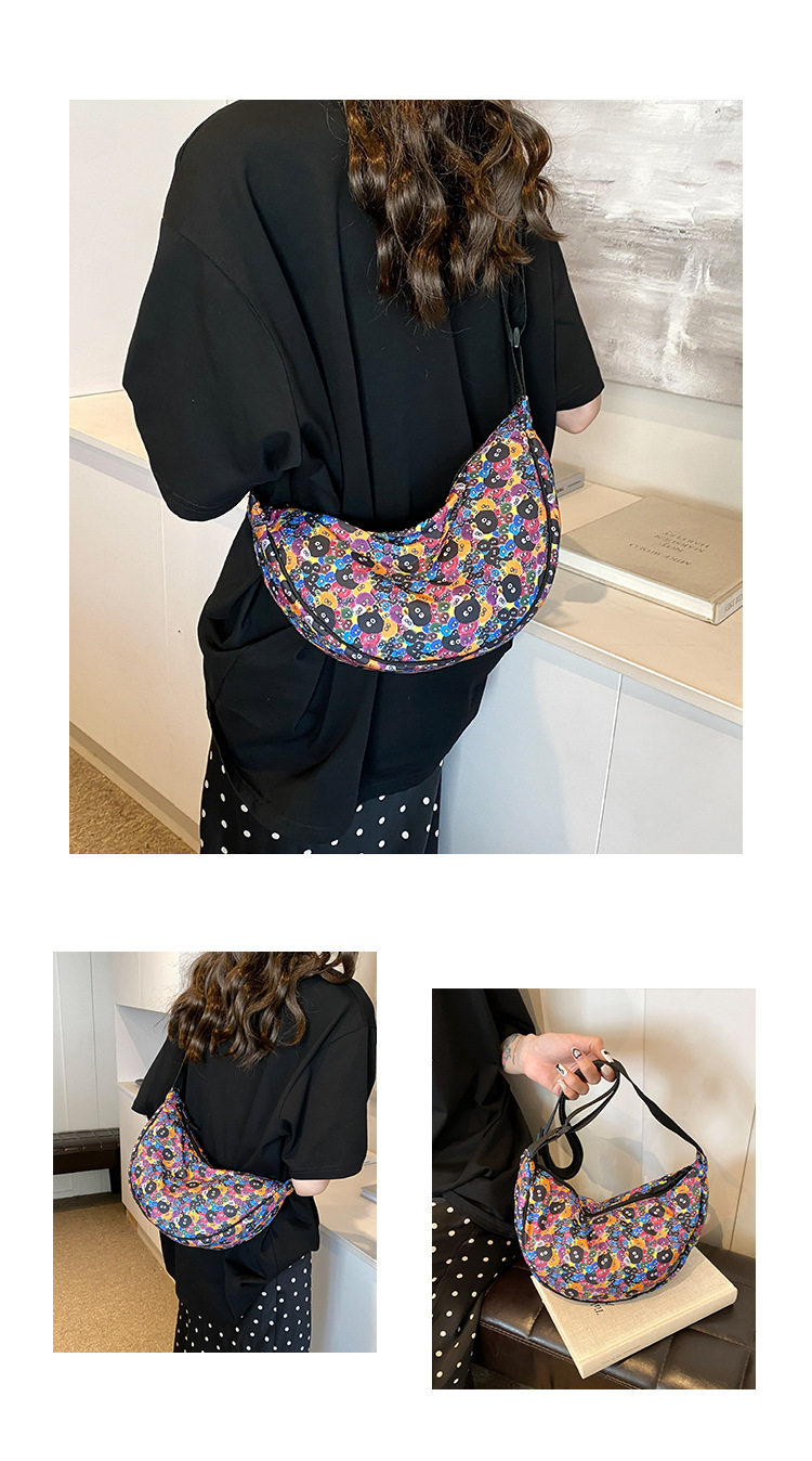 Knödel Schulter Mode Cartoon Anime Unterarm Dutt Lässig Niedlich Rolling Edge Farbe Kontrastierende Umhängetasche_voghion.com