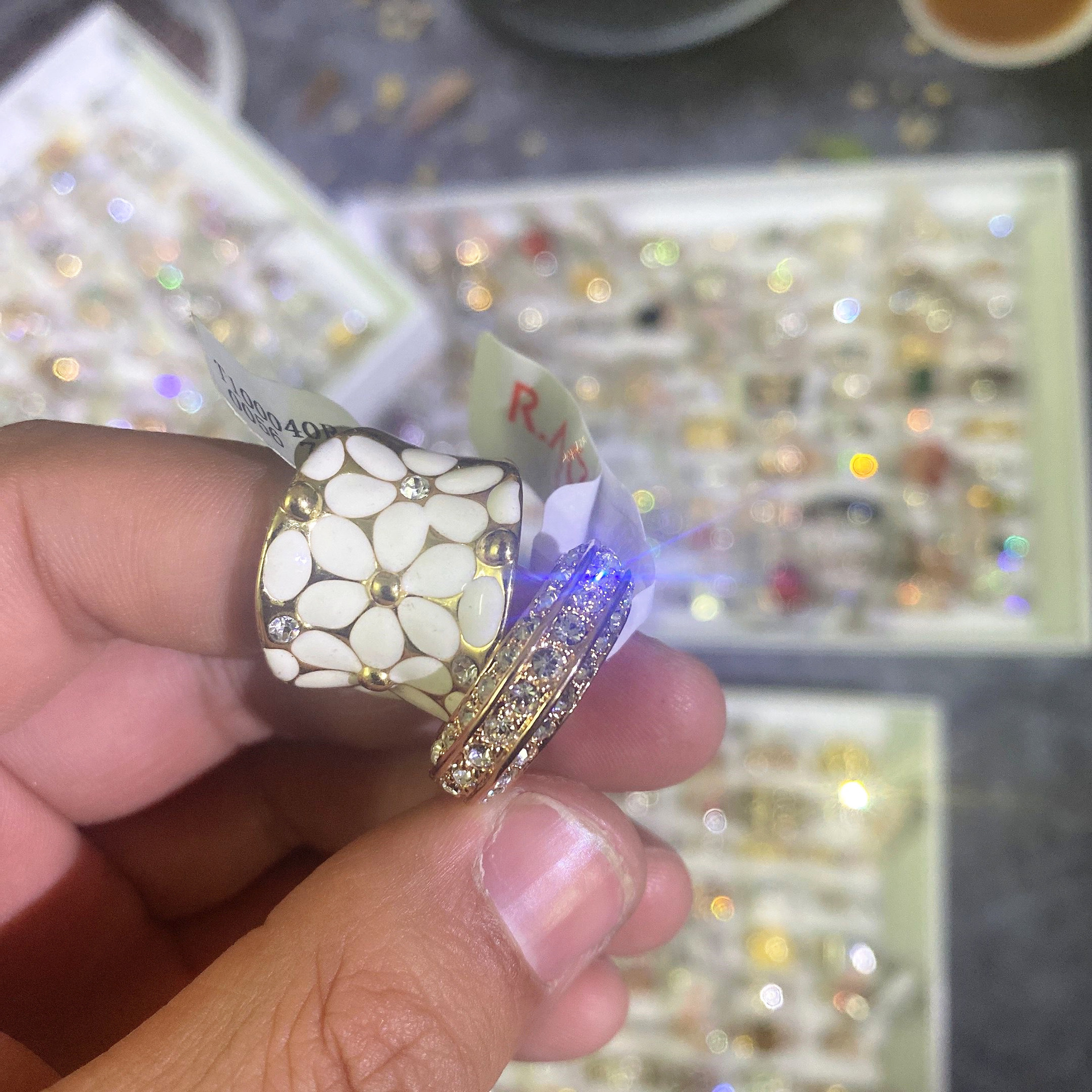 Luxurious Full Diamond Electroplated Gold Ring For Women Flower_voghion.com