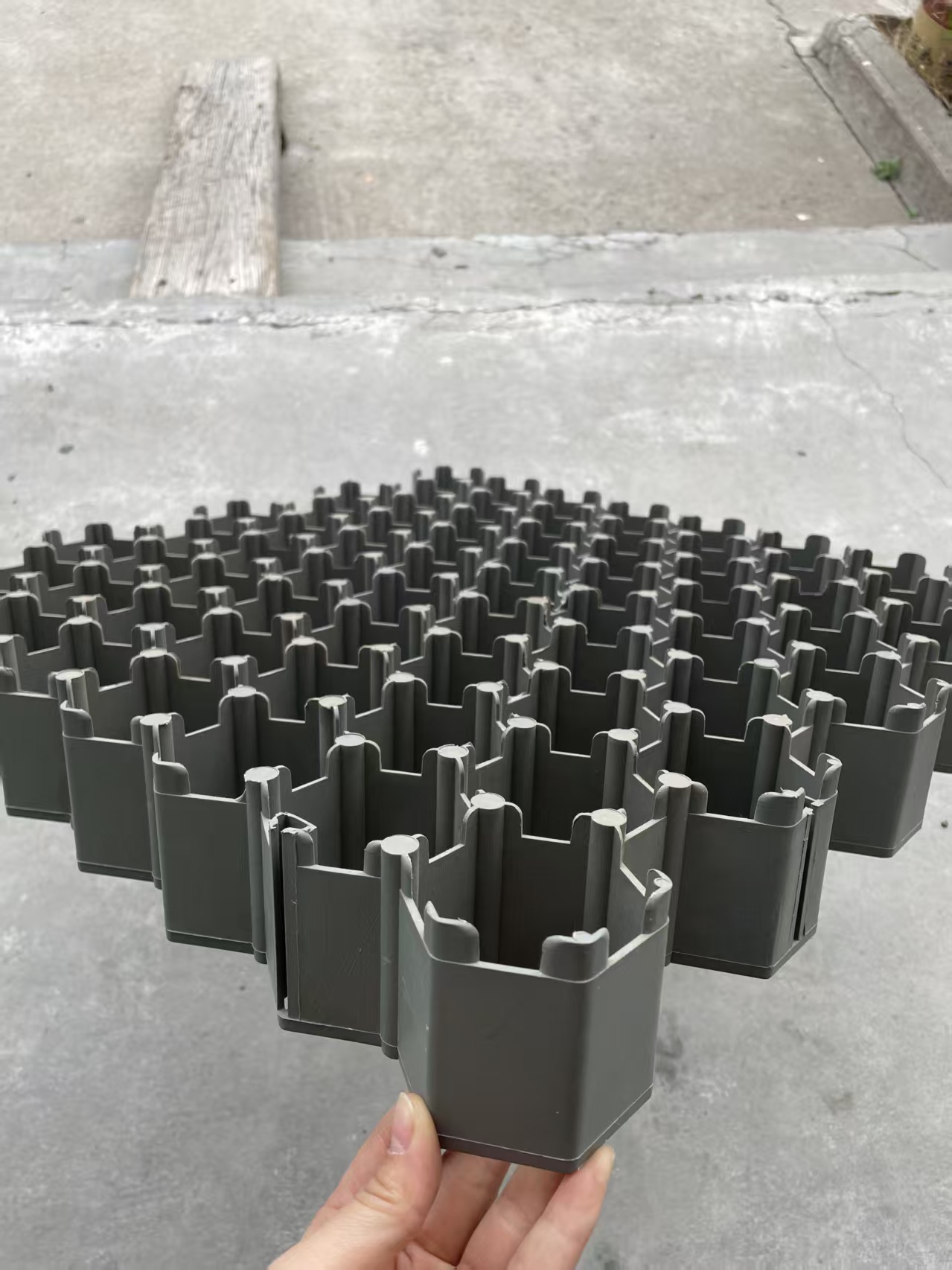 Grille de plantación de césped HDPE estacionamiento jardín verde de 4 cm de alto patio de grava bloqueado ecológico de protección de pendiente