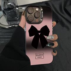 黒蝶柄 iPhone 17 Pro Max用スマホケース 個性的で元気なデザイン iPhone16/15/14対応 テキスト13