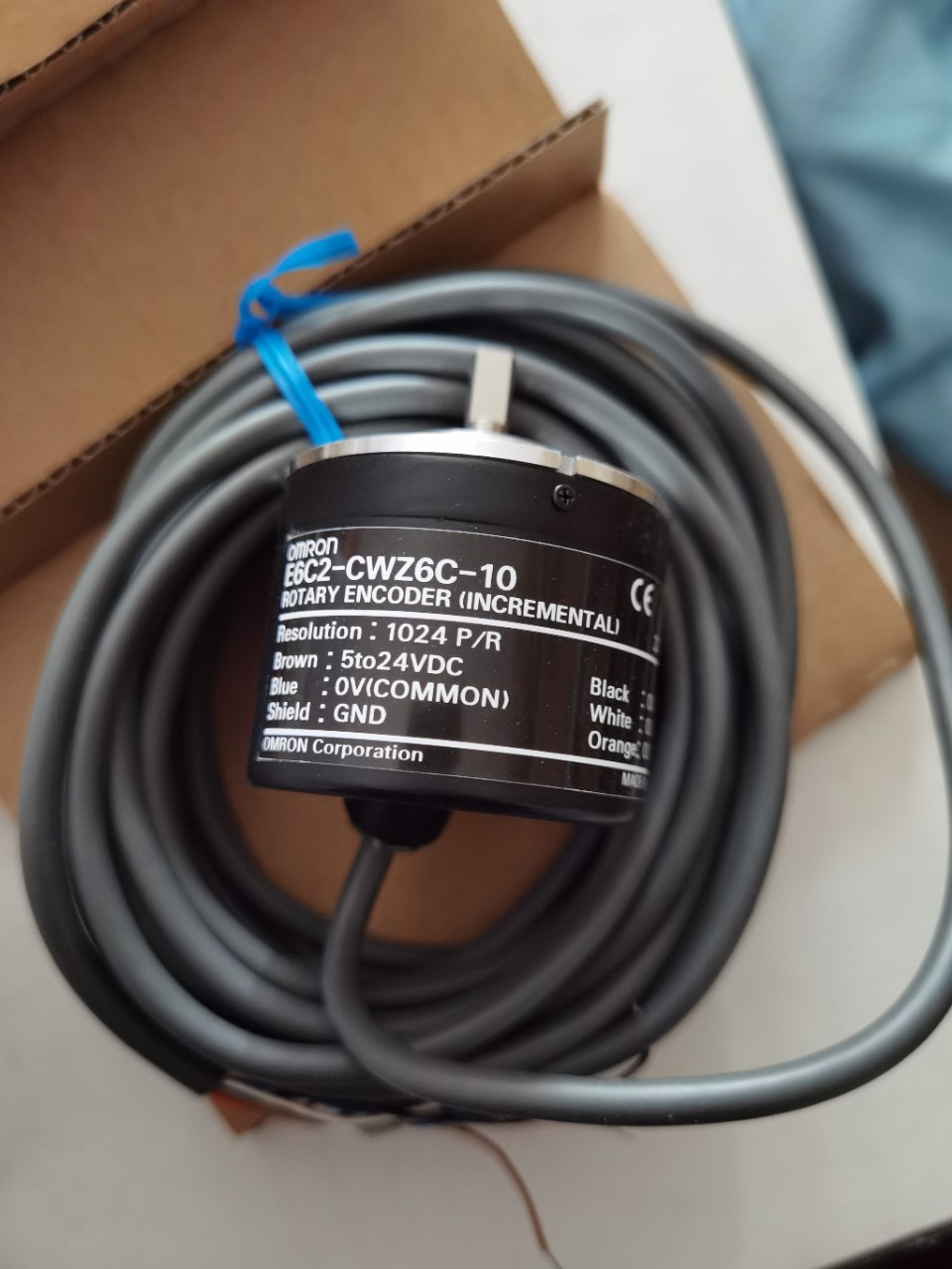 旋转编码器 E6C2-CWZ6C-10 .1024P. 300P