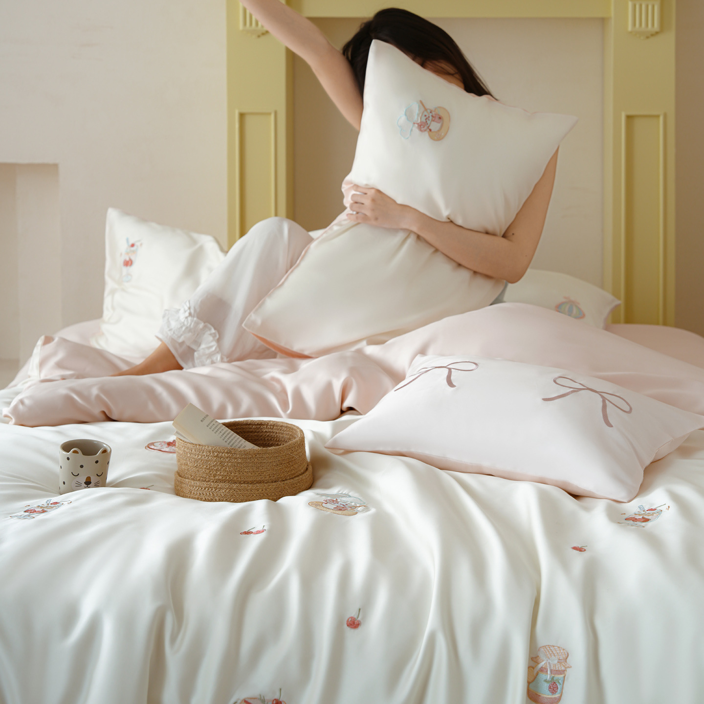 Sommer Eisseide Bettbezug Set Mit Kirschstickerei Für Doppelbett_voghion.com