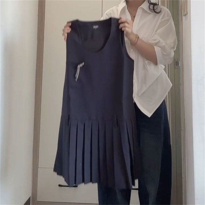 韩系穿搭一整套慵懒风无袖百褶背带连衣裙女学生搭配蓝色绑带衬衫|undefined