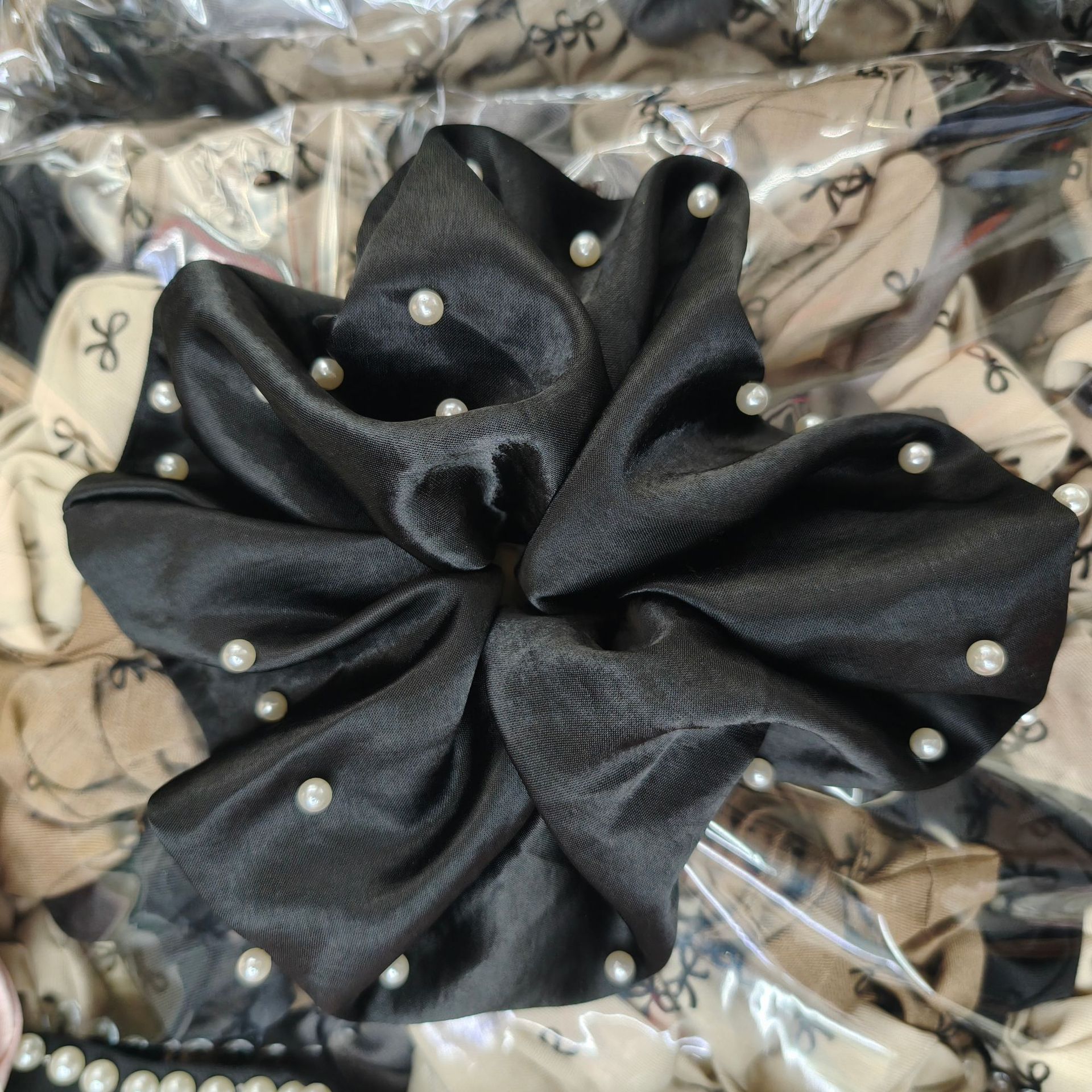 French-style satin oversized scrunchie with pearl edges and rhinestones, high-end bun hair accessory, ponytail hair tie, hair ornament