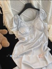 胸パッド付きパジャマ夏の女性2025の新しい氷糸の薄いストラップ半袖の甘いレースのパジャマの女性の家の服