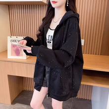 �������W�W��朕r��С���Bñ�l��Ů�ڶ����@�ٴ��}ϵ��������Ů