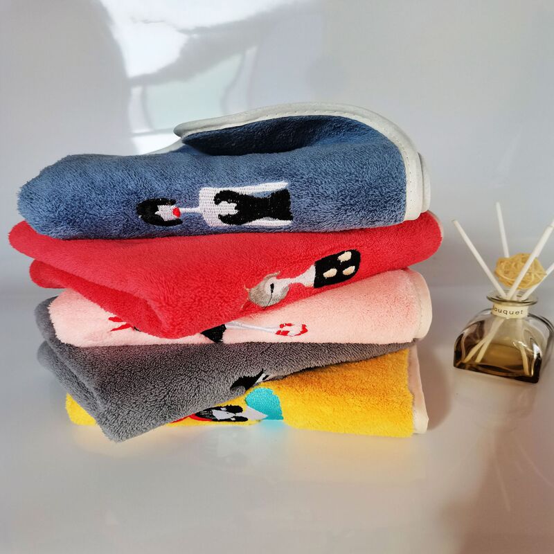Coral Velvet Couple's Embroidered Cartoon Character Face Towel and Bath Towel, Cute Cartoon Character Face Towel, Absorbent and Soft, Souvenir Gift Coral Velvet Couple's Embroidered Cartoon Character Face Towel and Bath Towel, Cute Cartoon Character Face Towel, Absorbent and Soft, Souvenir Gift