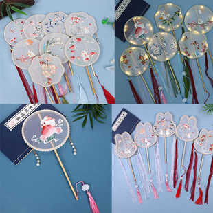 Manufacturer Suzhou Embroidered Round Fan Embroidered Jade Rabbit Koi Round Fan Han Dynasty Retro with Light Fan Bamboo Long Handle for Kidsren