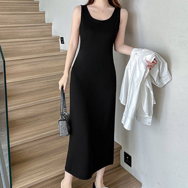 Black Ice Silk Sleeveless Camisole Dress for Women, Spring and Summer, Mid-Length, Slim Fit, Flattering, Suitable as a Base Layer or Slip Dress Black Ice Silk Sleeveless Camisole Dress for Women, Spring and Summer, Mid-Length, Slim Fit, Flattering, Suitable as a Base Layer or Slip Dress