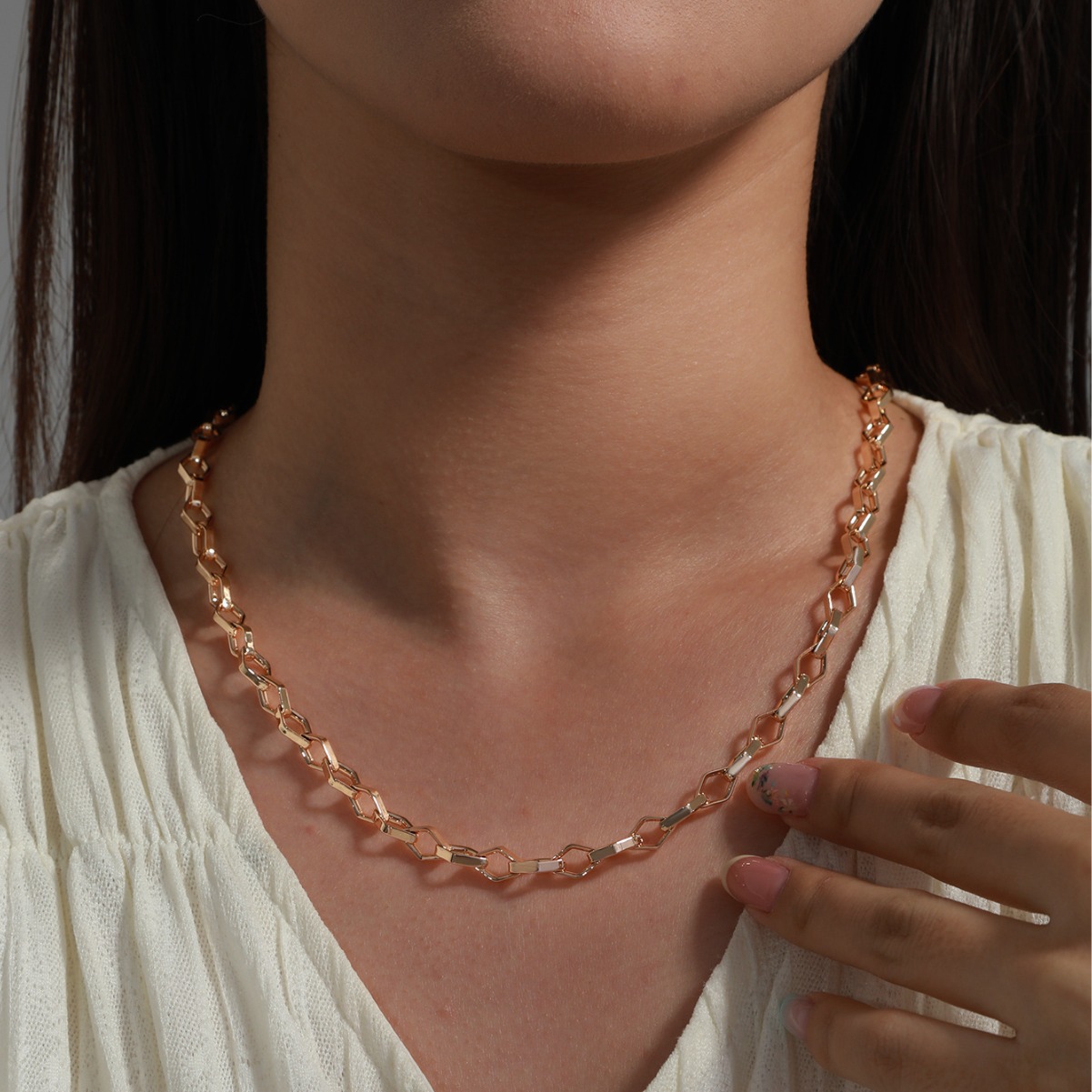 Xuping nueva cadena de aleación de diamante hueco estilo hip-hop estilo simple estilo frío collar de personalidad mujer