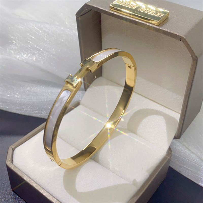 Fashion Four Leaf Clover Round Heart Shape Titanium Steel Criss Cross Zircon Bangle