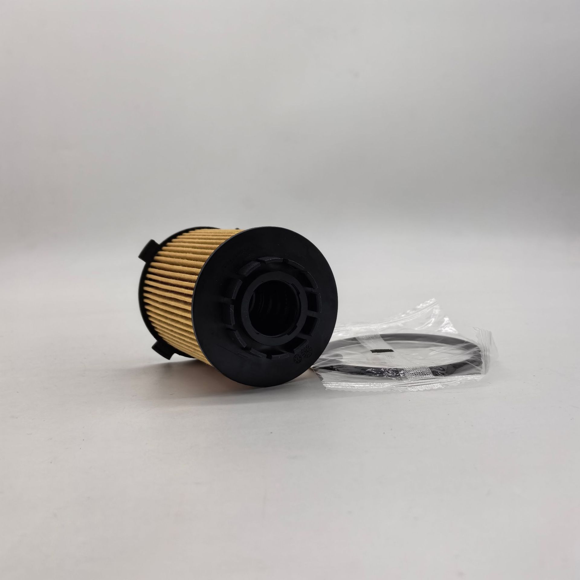 Suitable for S60/V60/Xc60 Oil Filter Car Filter Element 31372214 31372212