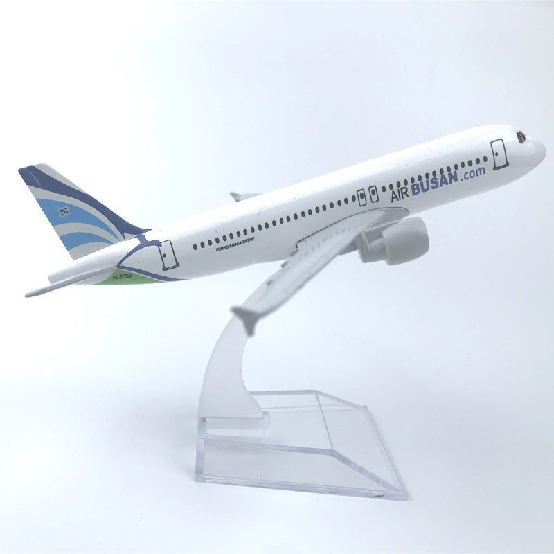 Modelo de avión de simulación de la serie A320 de la aviación extranjera con aleación de tren de aterrizaje