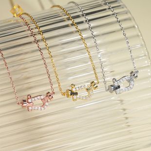 Cross-border exclusive for Europe and the United States 925 sterling silver necklace inlaid with D color moissanite light luxury pendant clavicle necklace wholesale