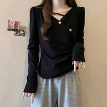 大码女装长袖德绒上衣女秋冬胖mm遮腹显瘦别致褶皱V领正肩打底衫