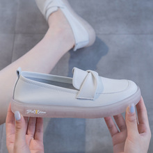 护士鞋女2025春秋新款英伦风学生百搭软底小白鞋牛筋平底大码单鞋