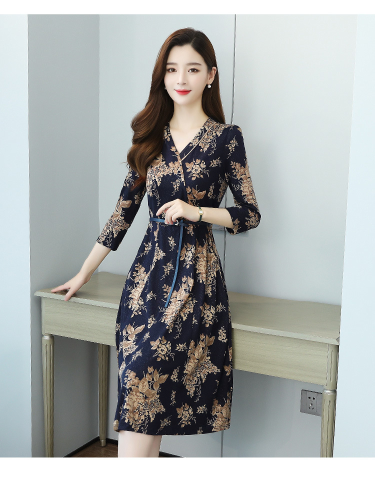 女装2022春季新款v领连衣裙小个子法式时尚韩版针织中年女士裙子详情19