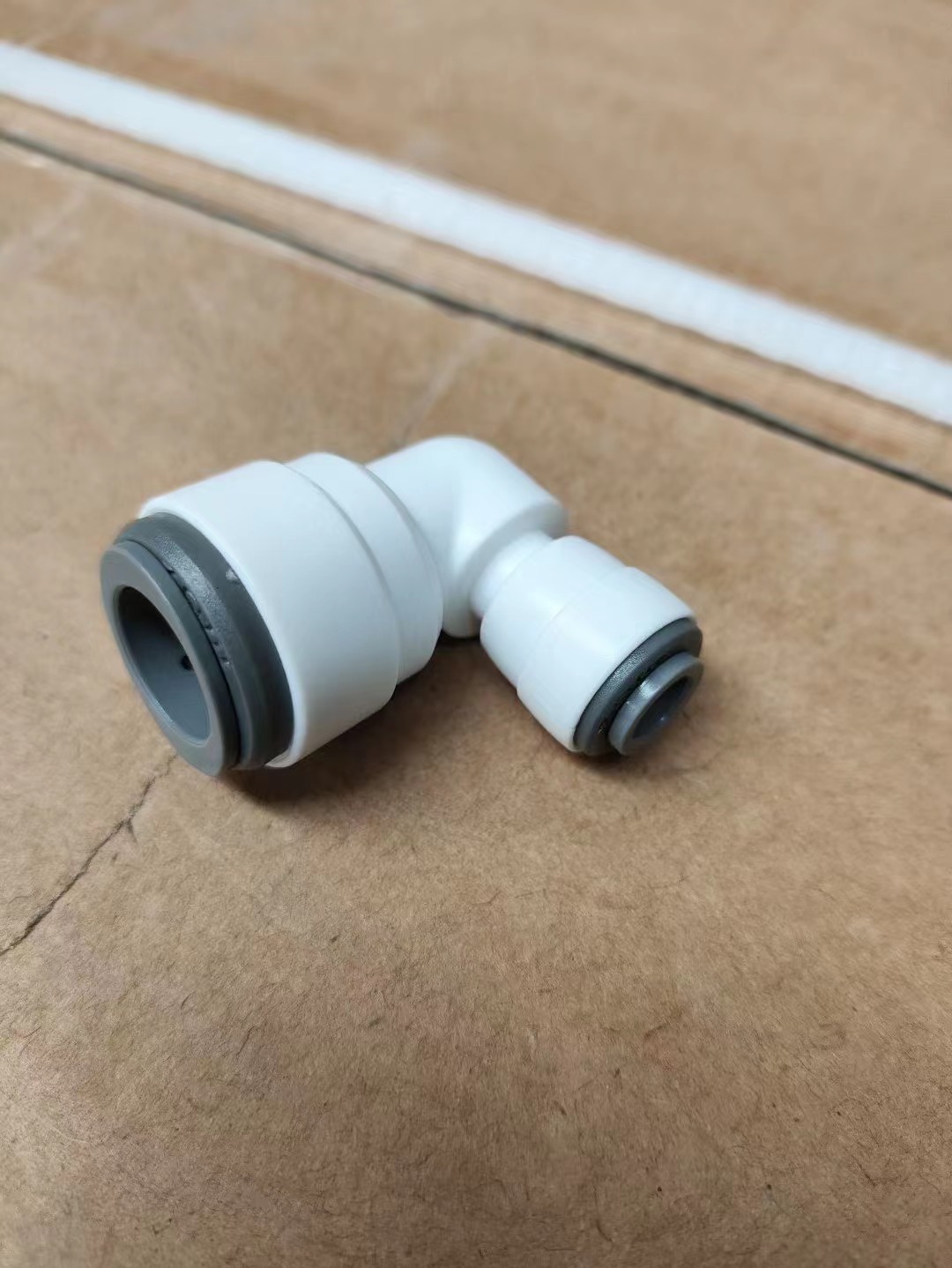 Codo de 4 puntos a 2 puntos (doble anillo O)