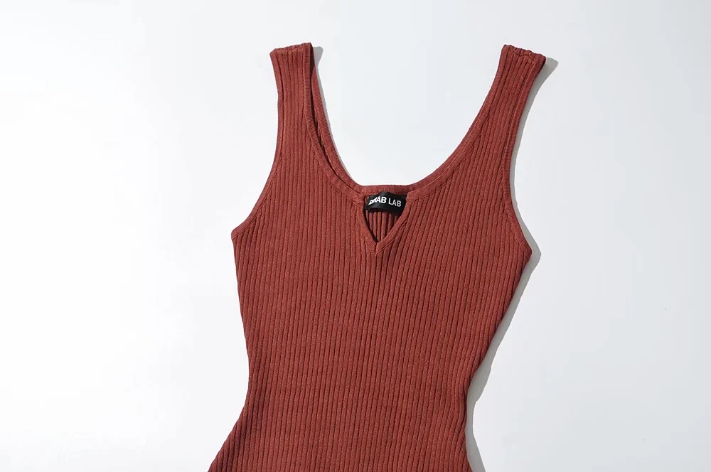 one-piece V-neck knitted vest  NSHS43462