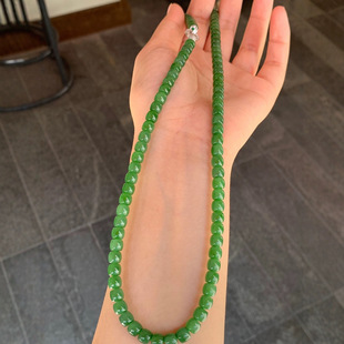 Jin Yutang Xinjiang Hetian Jasper 108 straight cut long chain natural light shooting color uniform jade fine