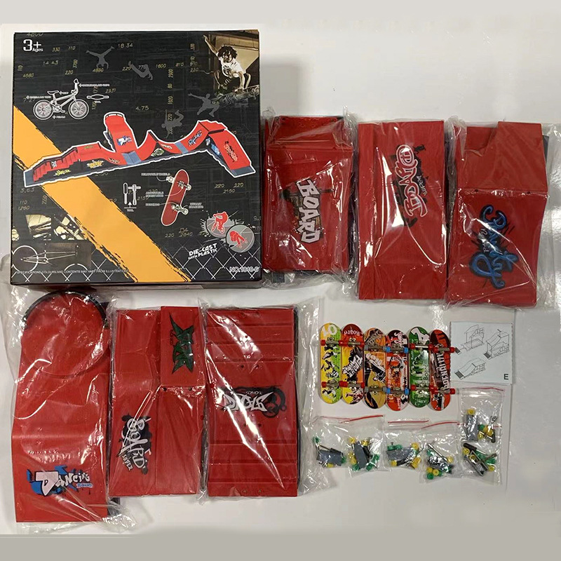 Los accesorios creativos del modelo de campo de patineta de dedos del puesto se ensamblan 6 en 1 para descomprimir los juguetes infantiles exportados a través de las fronteras.