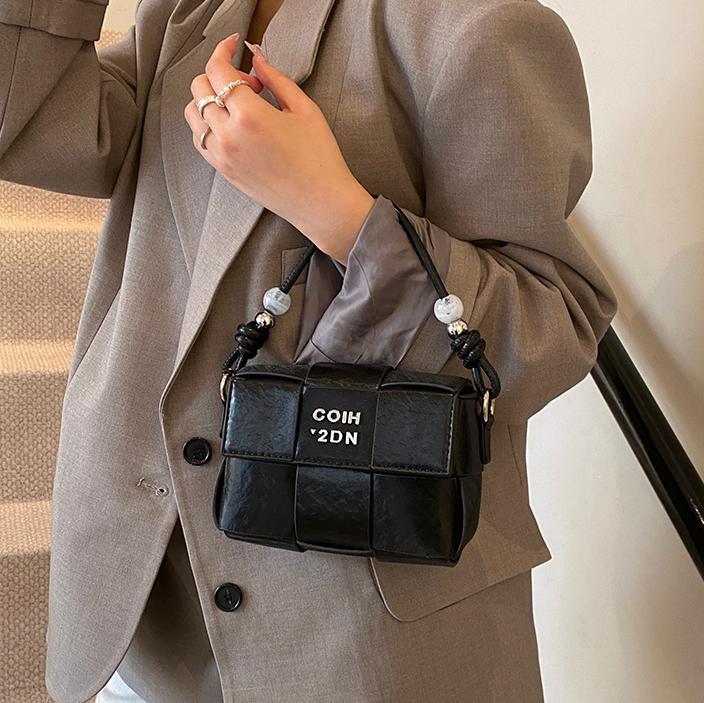 Nicho de tejido bolso mujer 2025 nueva moda versátil bolso de hombro de moda textura retro bolso cuadrado