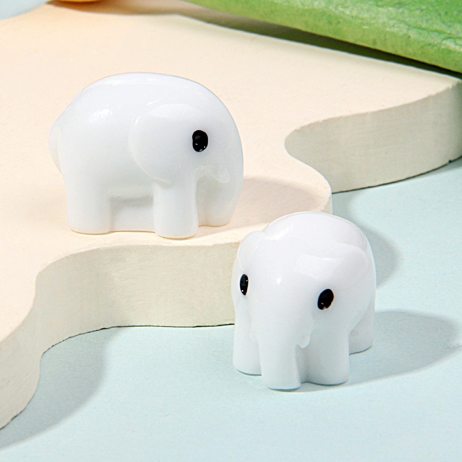 Adornos de resina en miniatura de animales tridimensionales, vaca, panda, micro-paisaje, accesorios para pendientes de jardinería.