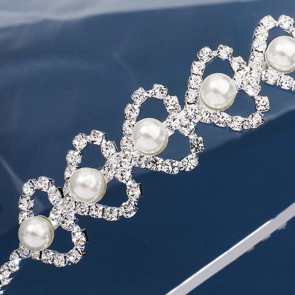 Elegante Forma De Corazón Metal Embutido Perlas Artificiales Diamantes De Imitación Banda Para El Cabello 1 Pieza display picture 3