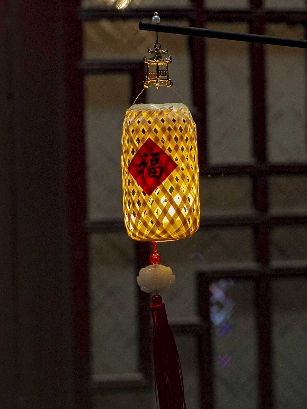 潮汕手提竹编小灯笼生日礼物定 制长灯笼发光灯笼竹编灯笼文创礼-阿里巴巴