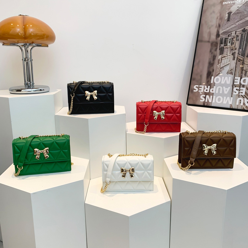 Bolso debajo de la axila de la cadena para mujeres 2024 primavera y verano nuevo estilo de estilo extranjero mariposa de cuadrícula de diamante un hombro bolso de tramo inclinado bolso pequeño