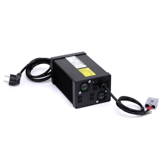 13S三元锂54.6V12AH充电器，48V12A蓄电池充电器