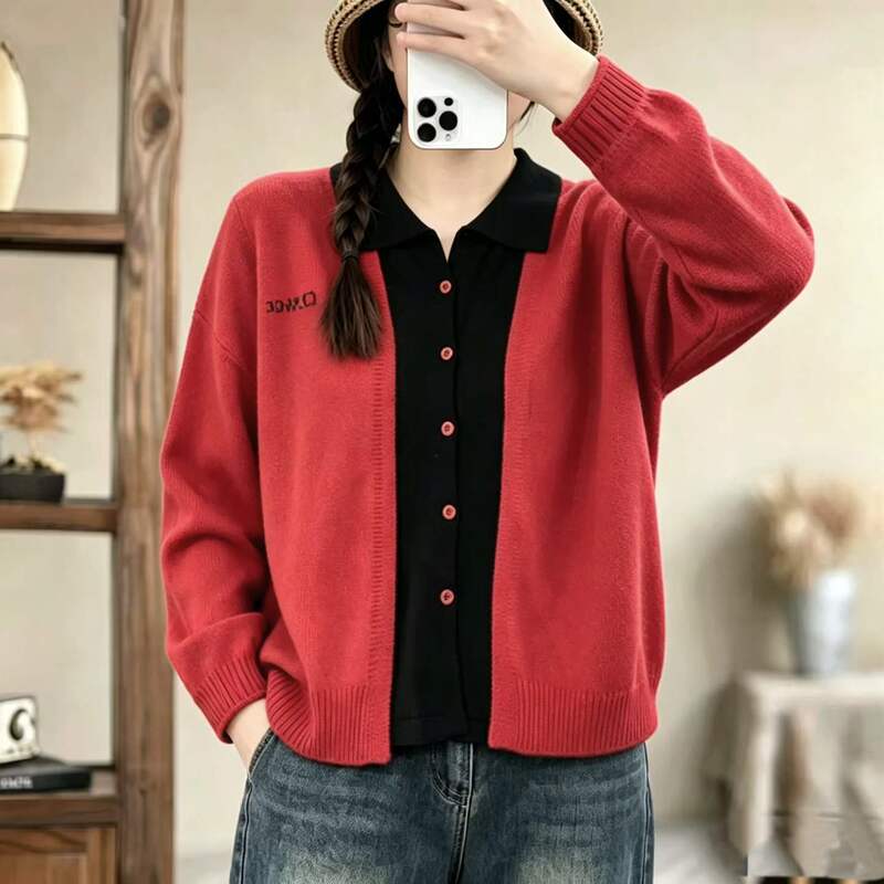 New fashionable and casual loose-fitting knit top with a faux two-piece design and a collared neckline New fashionable and casual loose-fitting knit top with a faux two-piece design and a collared neckline